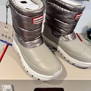 BNIB Hunter Metallic Insulated Short Snow Boots